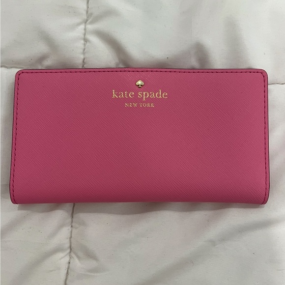 Kate Spade Vibrant Pink Wallet - Picture 1 of 4